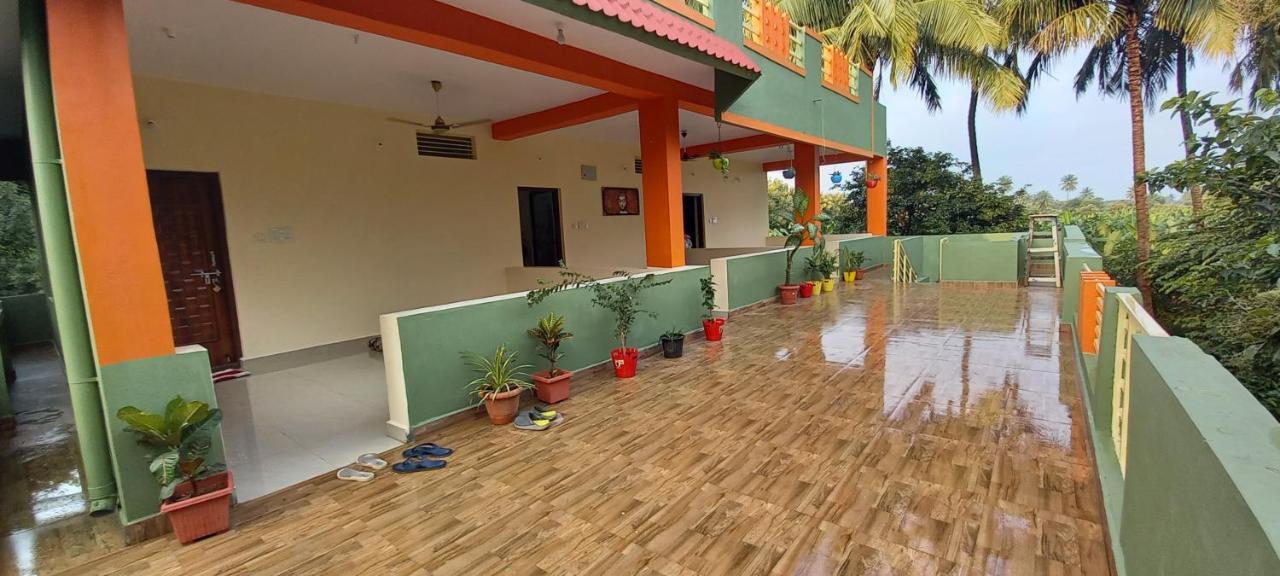 Saptami Hampi Homestay Buitenkant foto
