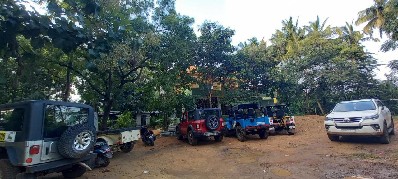 Saptami Hampi Homestay Buitenkant foto