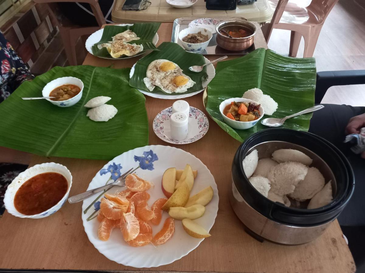 Saptami Hampi Homestay Buitenkant foto