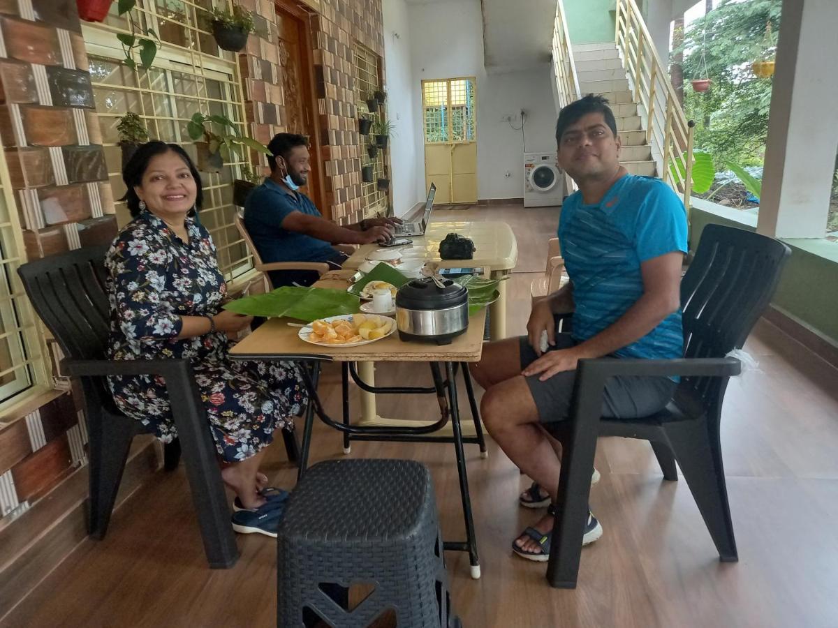 Saptami Hampi Homestay Buitenkant foto
