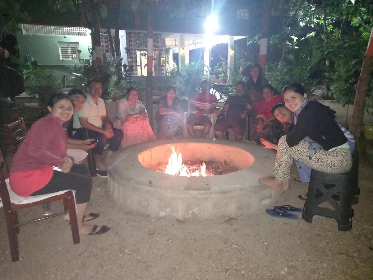 Saptami Hampi Homestay Buitenkant foto