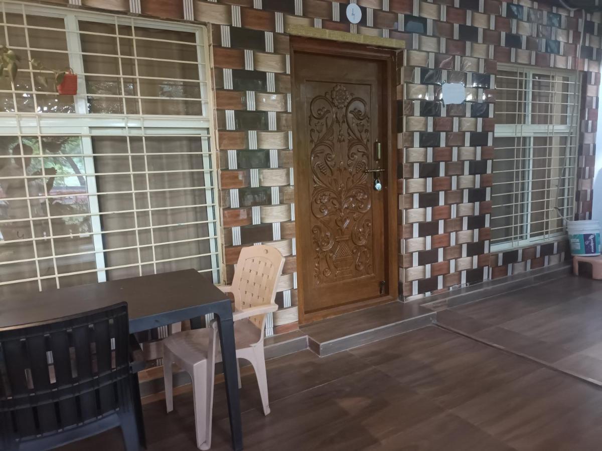 Saptami Hampi Homestay Buitenkant foto